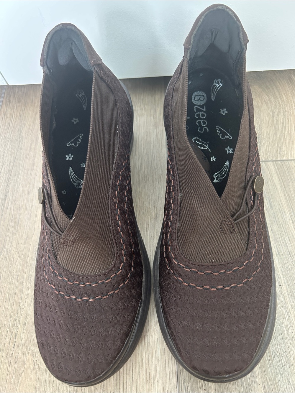 Bzees Women's Brown Slip-On Comfort Shoes Size 8